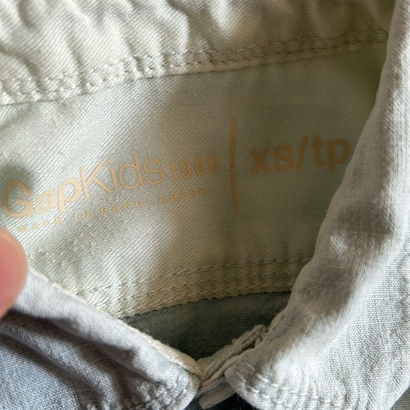 Gap Kids S/S Light Denim Shirt - Picture 3 of 4